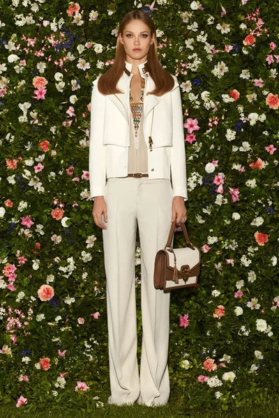 Look 25